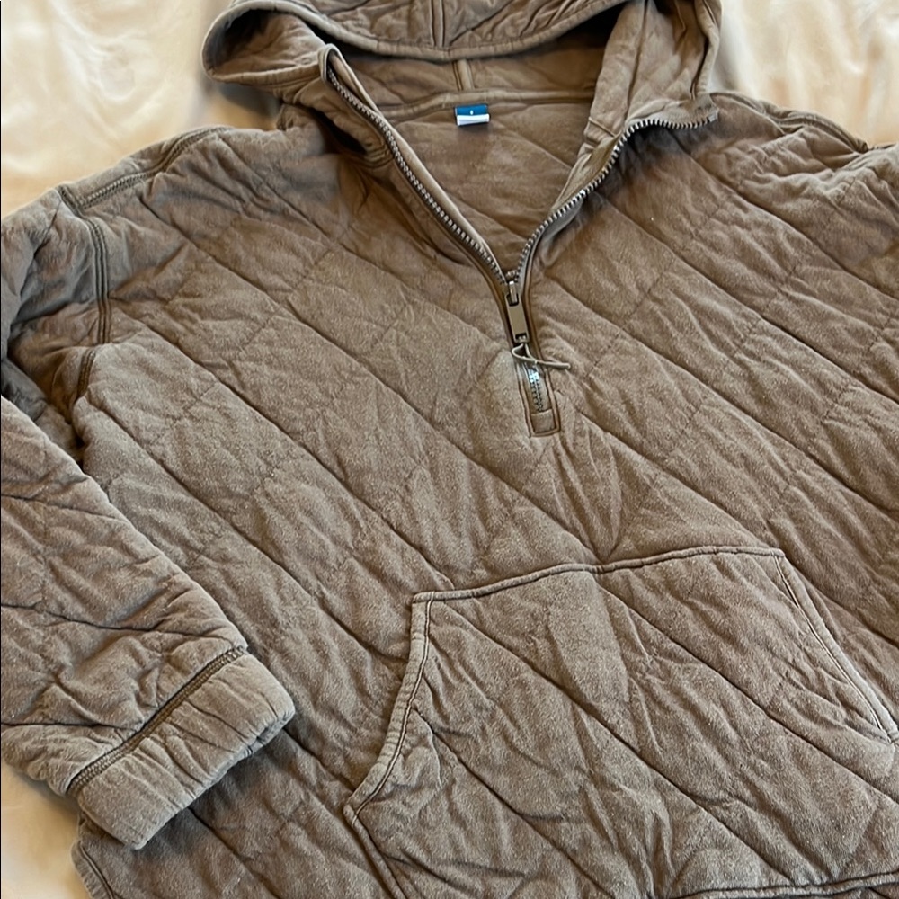 Old Navy Tan Quilted Hoodie - Picture 4 of 4